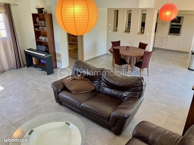 Maison 7 pièces 216 m² (image 2)