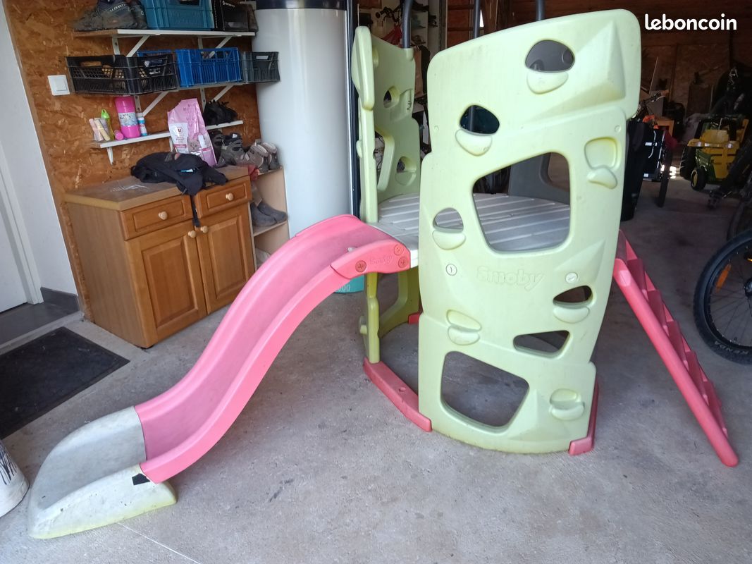 Aire de jeux enfants (image 1)
