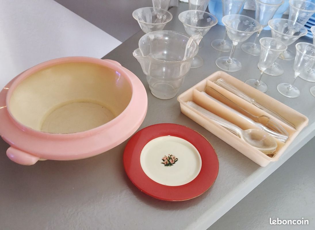 ANCIEN SERVICE A CAFE PORCELAINE T.L.B. LIMOGES