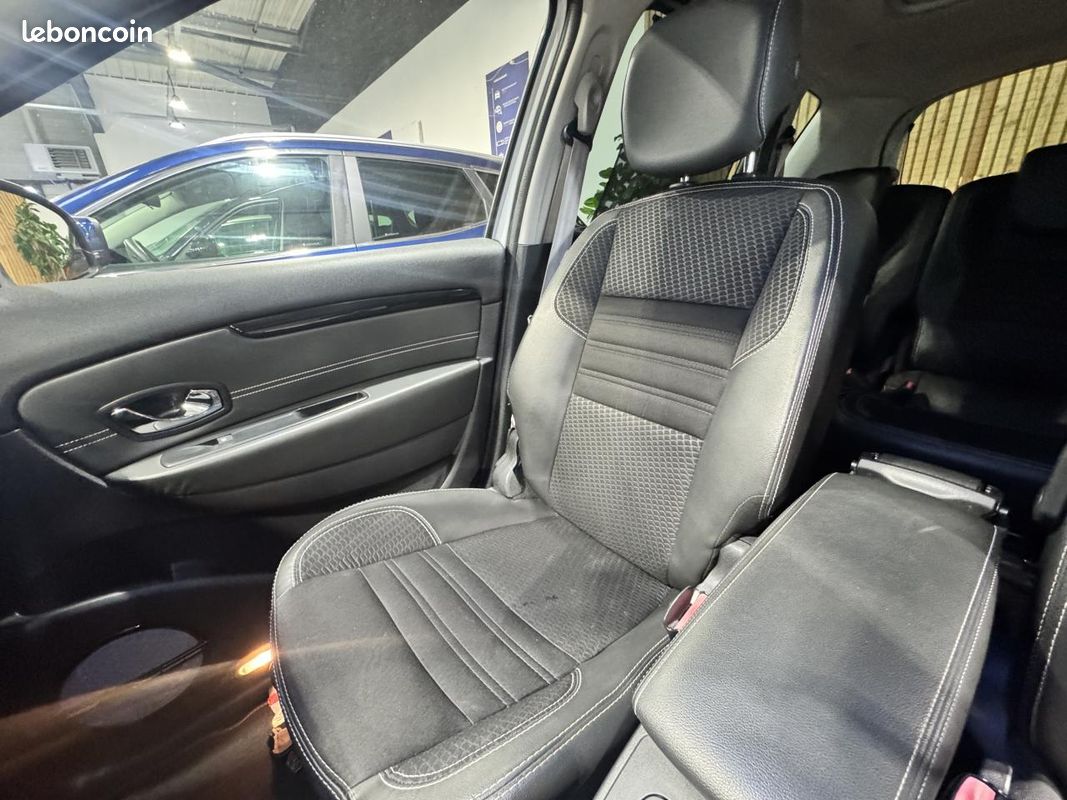 RENAULT SCENIC 1.6 dCi 130 Bose PHASE 3 (image 18)