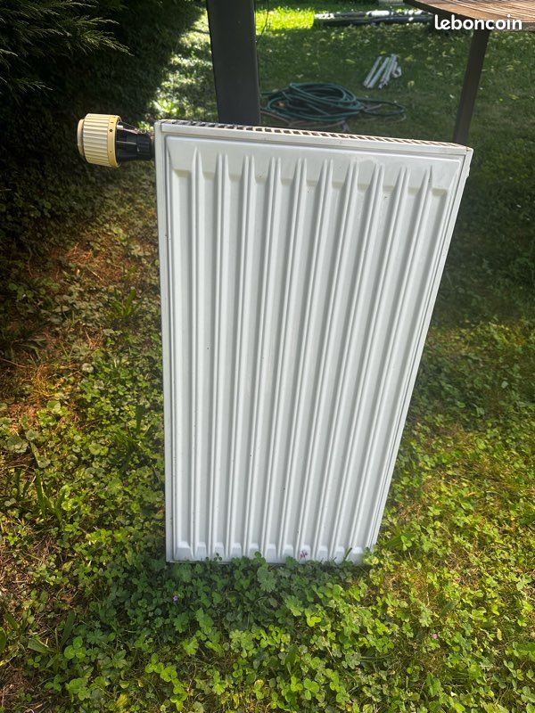 Radiateur en acier (image 1)