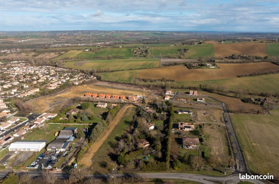 Terrain 670 m² · à L'Isle-Jourdain · 126 000 €