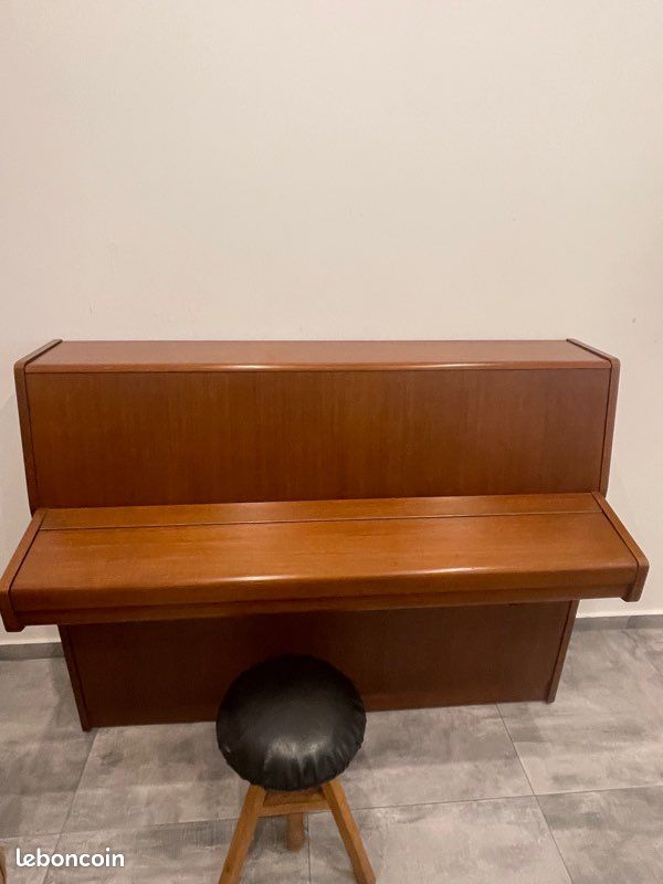 Piano (image 8)