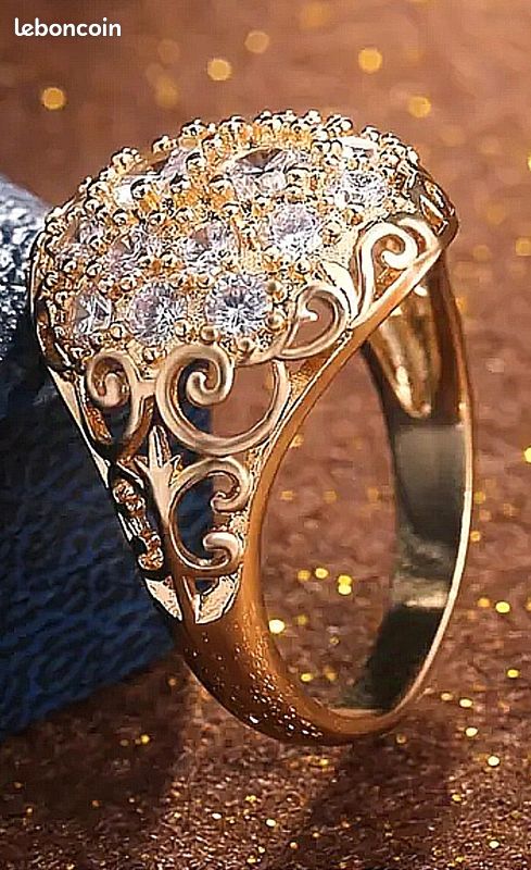 Bague Pour Femme En Plaqué Or - Style Superbe - Occasion (déjà Portée)
