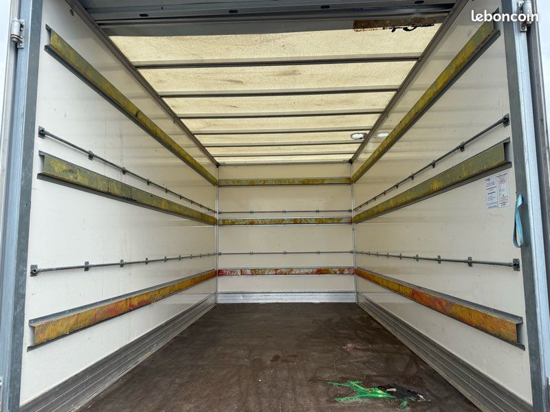 17490ht Iveco Daily 35s16 caisse meuble 20m3 (image 5)