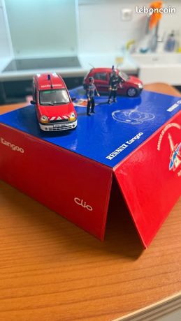 Renault Kangoo  Pompiers - Secours Santé  1/43 NOREV 511380