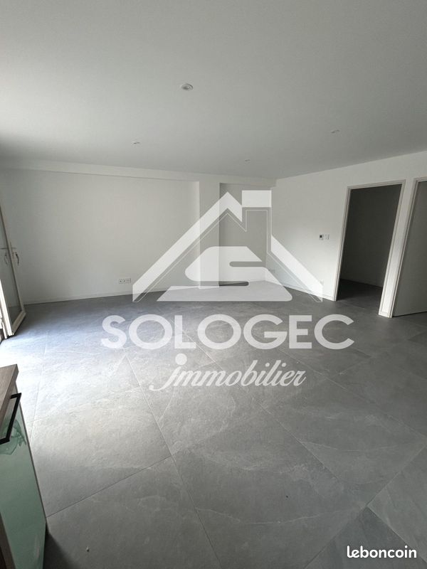Maison 5 pièces 70 m² · à Barjac · 70 m² · 690 €