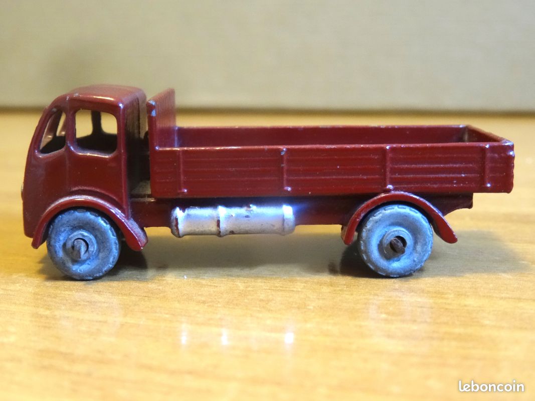 MATCHBOX LESNEY. Camion stake truck. REF: 4. + Boite