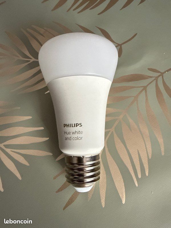 Philips Hue White Ambiance Kit de Démarrage E27 avec 3 Ampoules, Variateur et Bridge | | Ampoules connectées