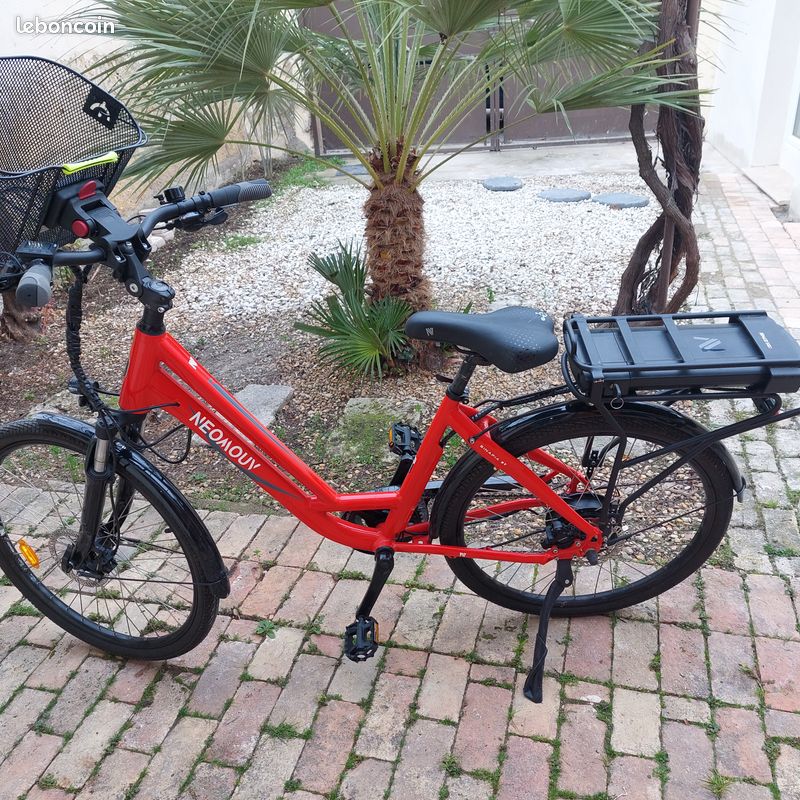 Vélo Ville électrique - NEOMOUV Sinapia Hydraulique - Rouge
