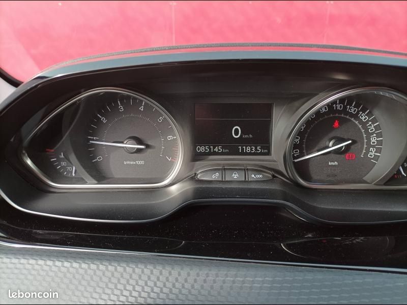 Peugeot 2008 1.2 PureTech 110ch Allure S&S (image 7)