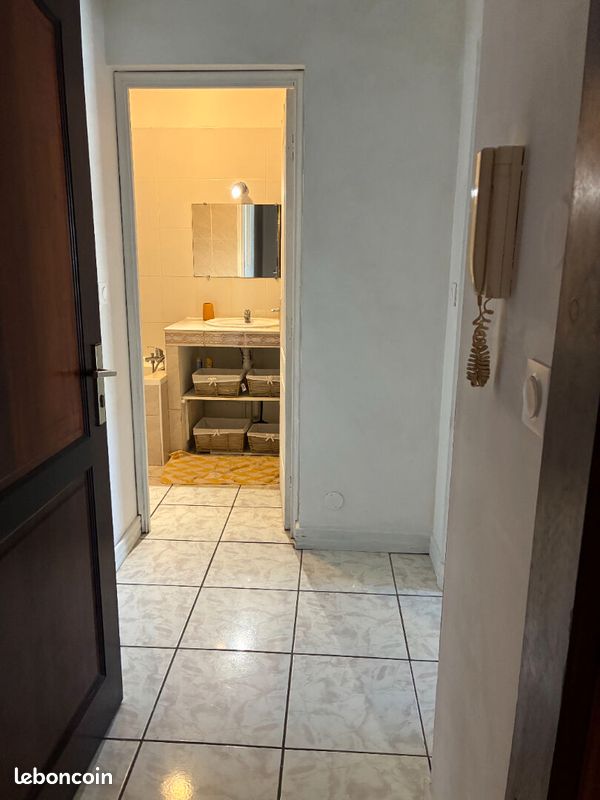 Appartement 1 pièce 19 m² · à Saint-Denis · 19 m² · 680 €