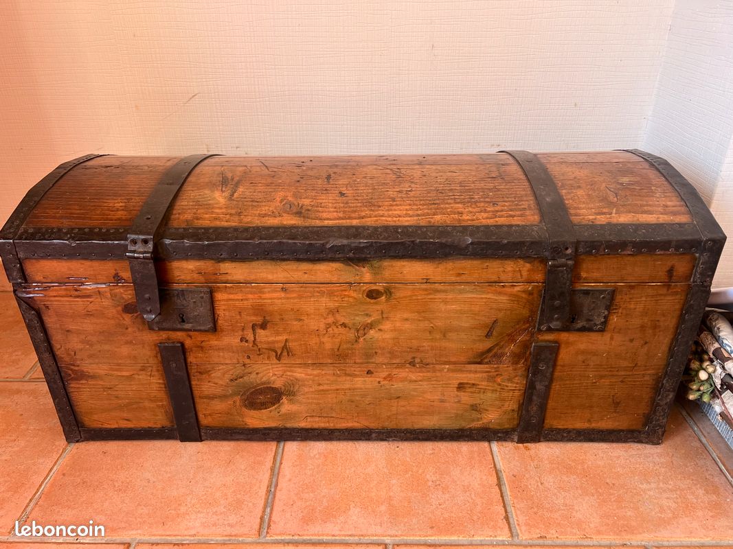 Malle Bombée Ancienne Pour Poupée – Bois, France, Années 1900, 35x24x28 Cm