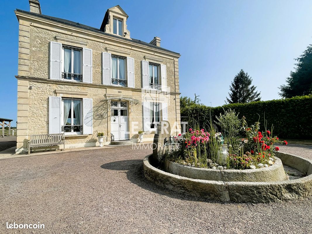 Maison 7 pièces 196 m² · à Petiville · 196 m² · 695 000 €