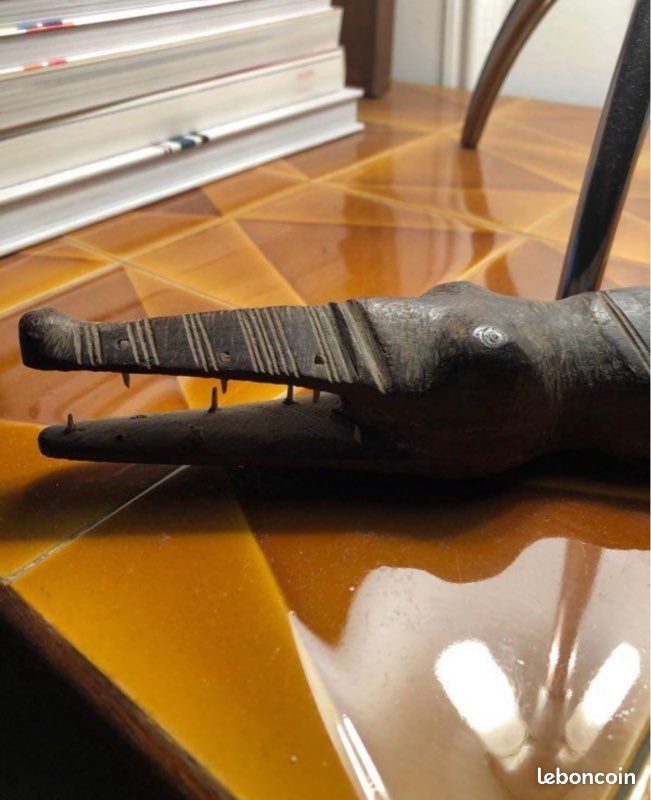 Crocodile en bois sculpté (image 2)