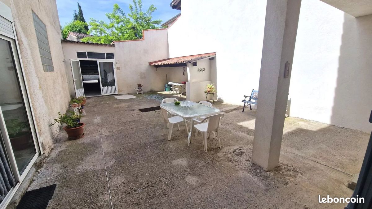Maison 10 pièces 275 m² · à Saint-Cannat · 275 m² · 444 900 €