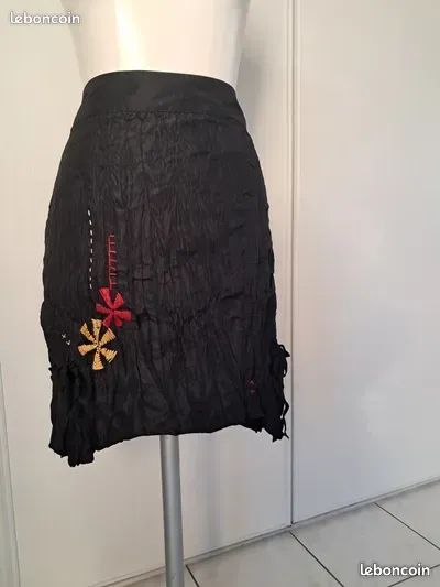 Jupe De Marque L33 - Occasion Très Bon état - Taille Et Couleur à Vérifier