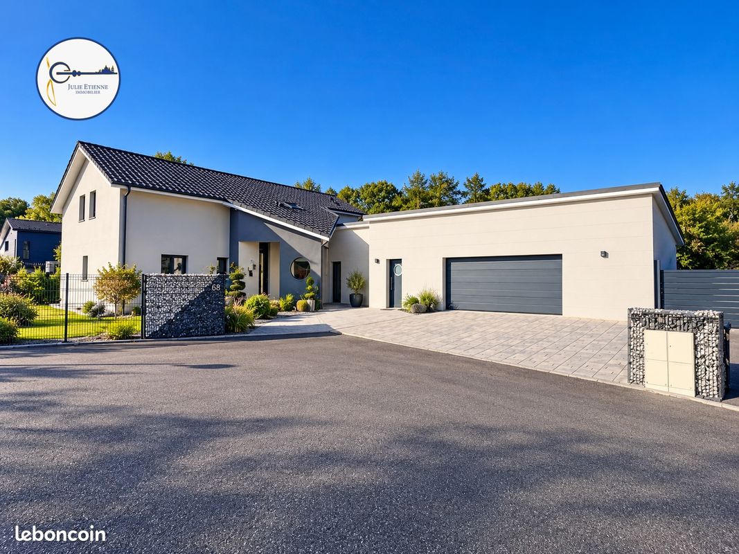 Maison 9 pièces 280 m² · à Dogneville · 280 m² · 570 000 €