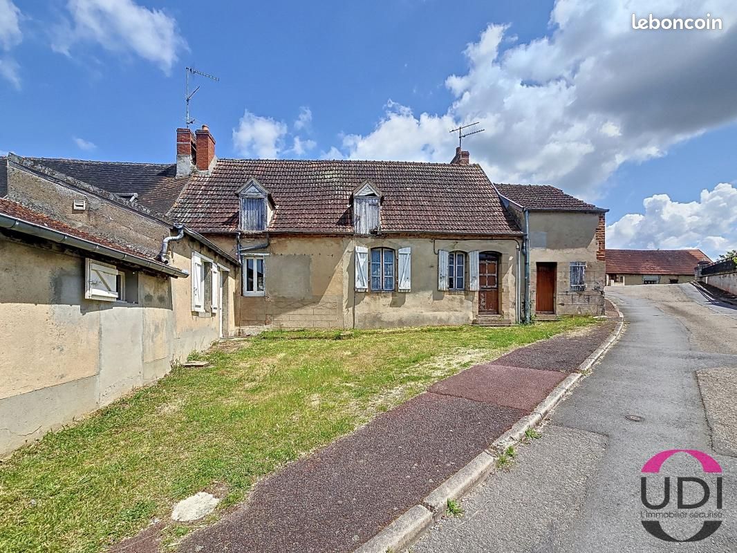 Maison 2 pièces 95 m² · à Saint-Victor · 95 m² · 36 000 €
