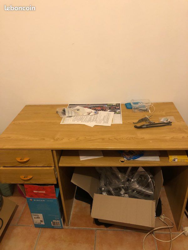 Bureau (image 2)