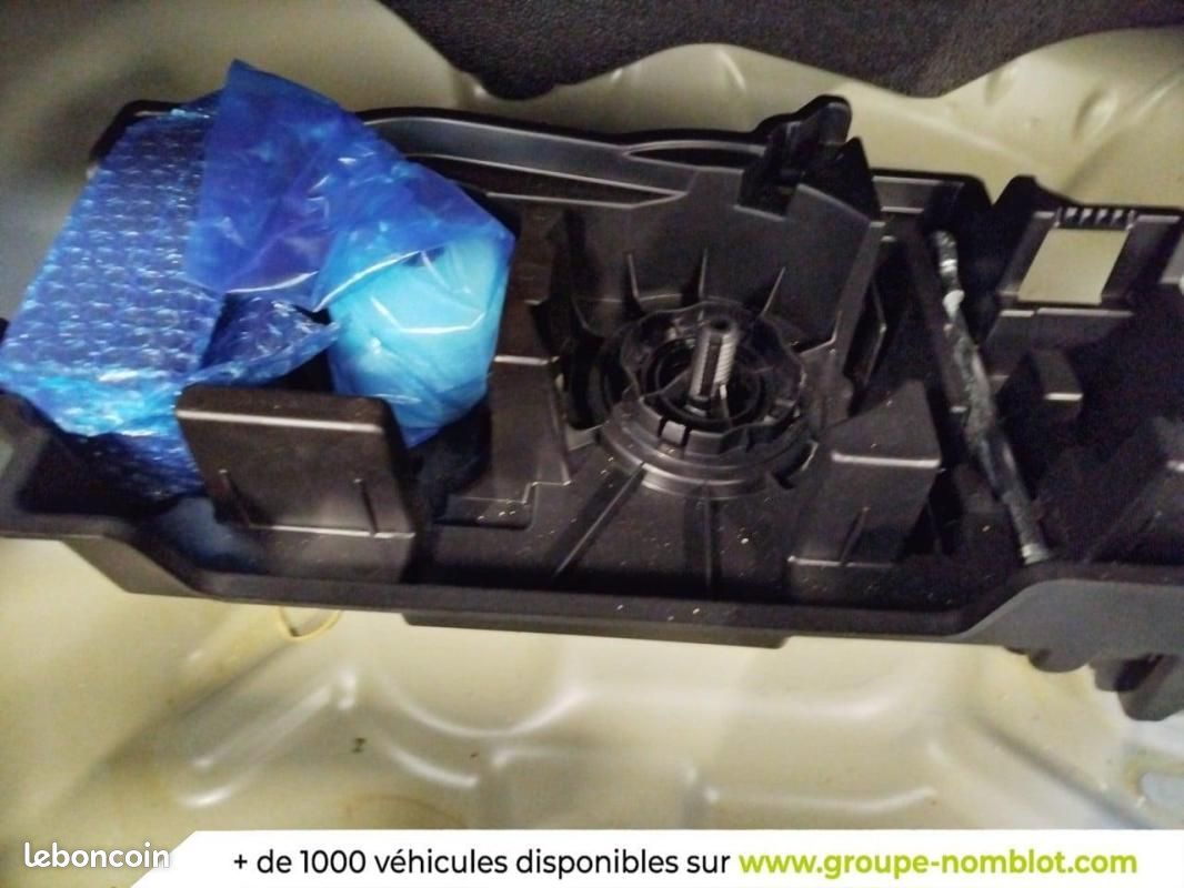 Citroën C4 BlueHDi 130 EAT8 Plus (image 30)