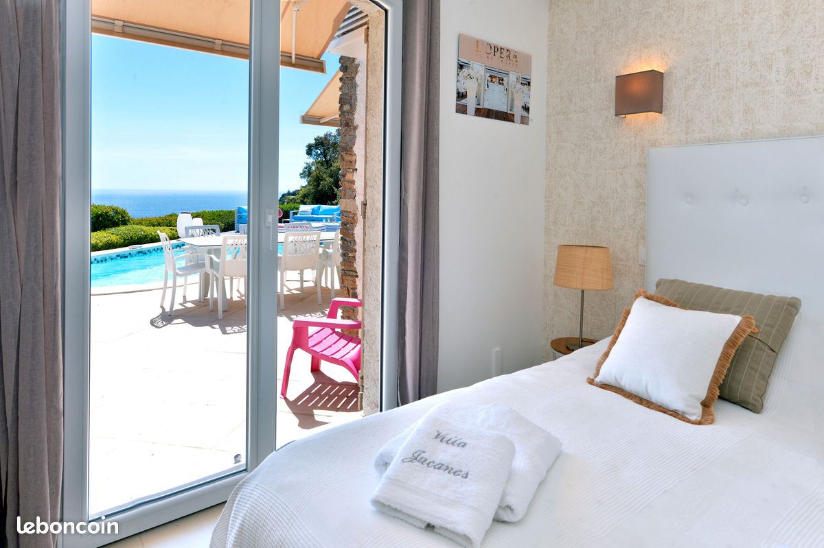 Villa proche st tropez - vue mer (image 7)