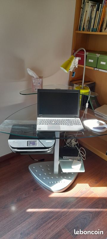 Bureau d'angle en verre et métal (image 2)