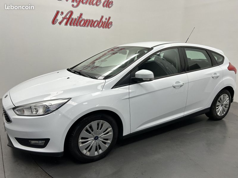 Ford FOCUS Focus 1.0 EcoBoost 125 ch / Clim Auto / Régulateur / Bluetooth (image 2)