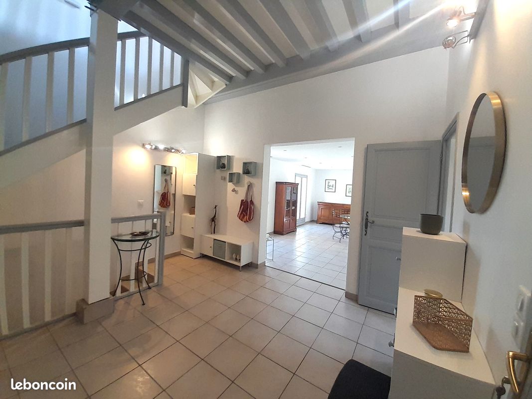 Maison 6 pièces 121 m² · à Dardilly · 121 m² · 2 650 €