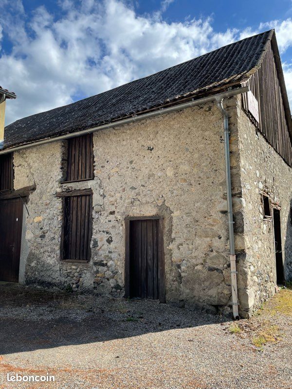 Maison 3 pièces 98 m² · à Moulis · 98 m² · 28 000 €