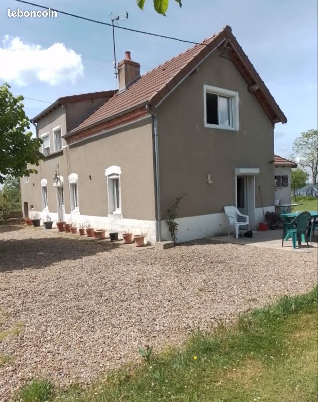 Maison 8 pièces 120 m² · à Charrin · 120 m² · 84 900 €