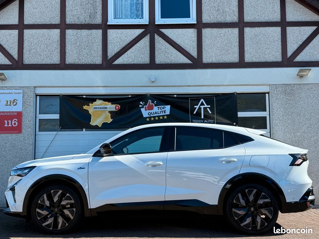 Renault RAFALE 1.2 E-TECH HYPER HYBRID 300 ESPRIT ALPINE 4X4 (image 3)