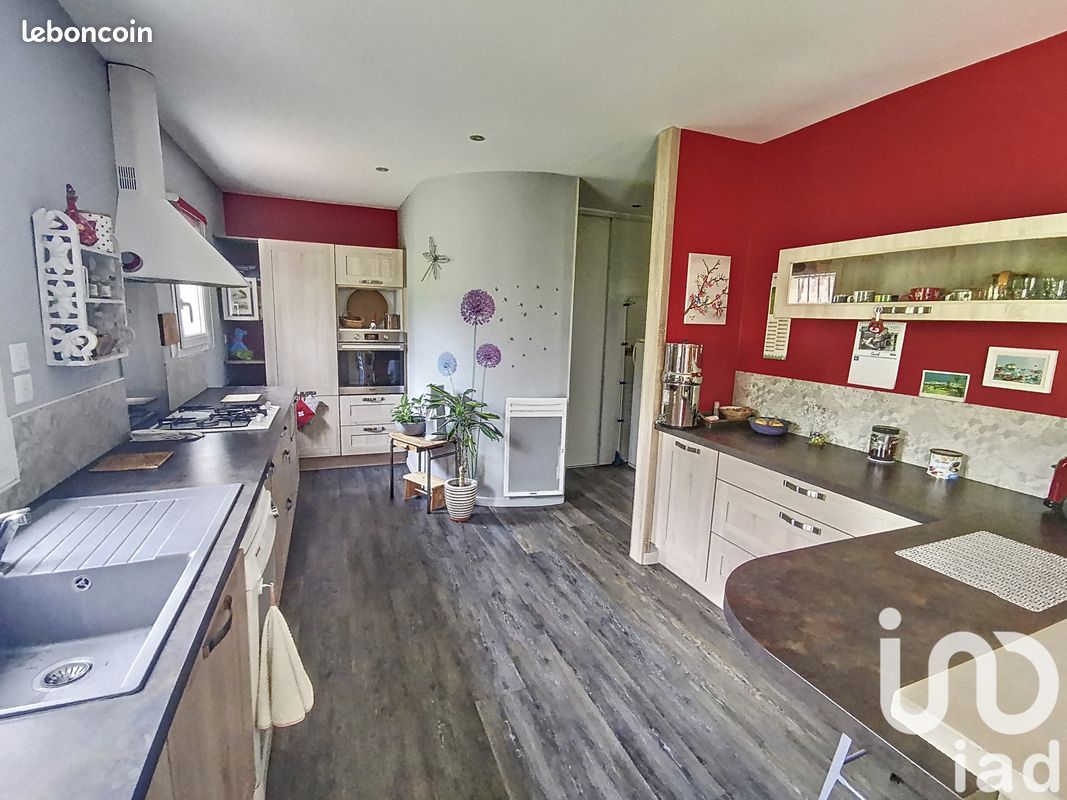 Maison 5 pièces 110 m² - La Rochefoucauld-en-Angoumois 16110 (image principale 7)