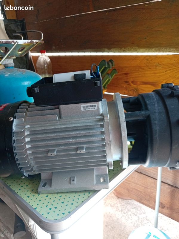 Moteur électrique pompe à eau (image 2)