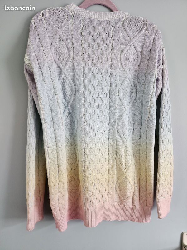 Pull Superdry pastel avec dégradé de couleur taille S Vêtements