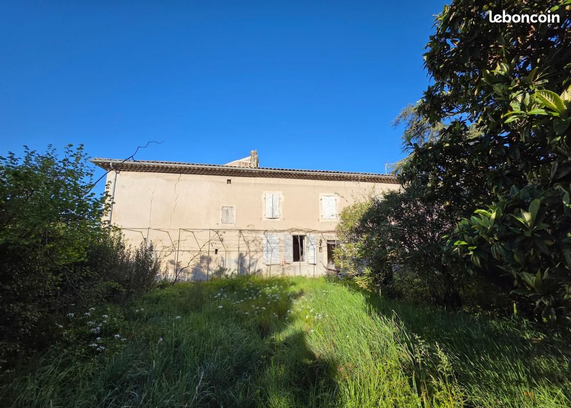 Maison 3 pièces 250 m² · à Montélimar · 250 m² · 200 000 €