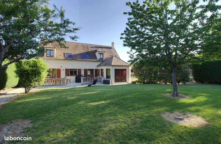 Maison 7 pièces 210 m²