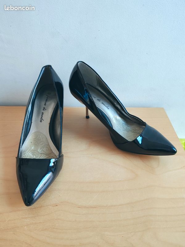 Escarpins noirs vernis femme – Talons fins élégants, bout pointu