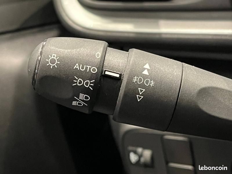 Citroen C3 Essence 83 C-Series Radar Recul CarPlay Clim Auto Régulateur 1ère main (image 22)