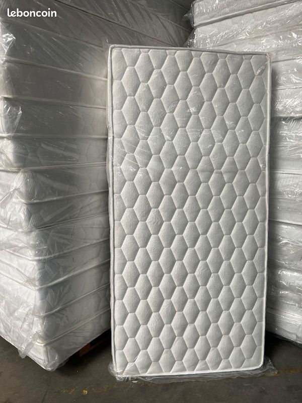 Matelas en mousse 90x190x15 (image 1)