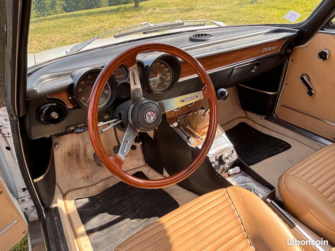 ALFA ROMEO GUILIA coupé BERTONE 2000 (image 3)