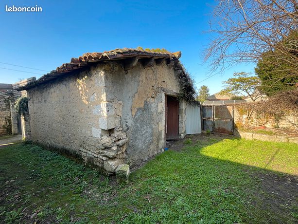 Bâtiment 1 pièce 28 m²