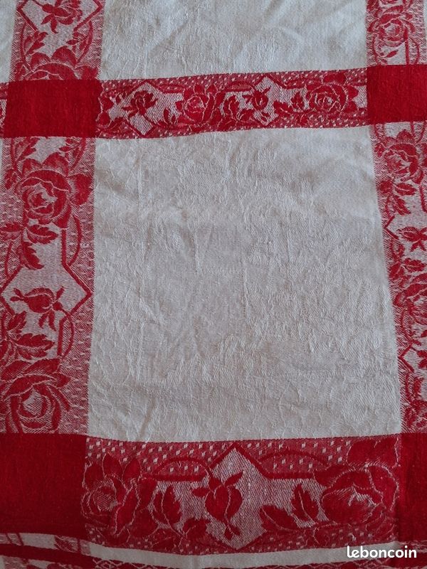 Nappe ancienne lin et macramé 1,50/1,72 Nappe ancienne lin et macramé 1,50/1,72