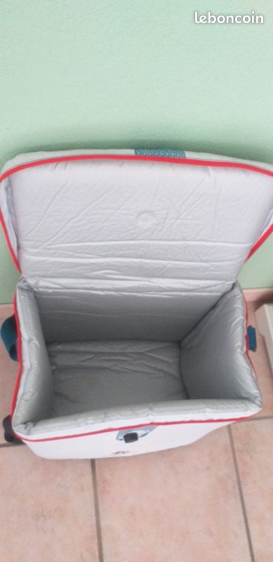 Grande GLACIERE de CAMPING OU VOYAGE (image 2)