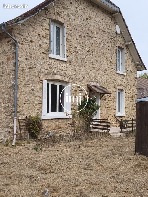 Maison 5 pièces 95 m² · à Coussac-Bonneval · 95 m² · 650 €/mois