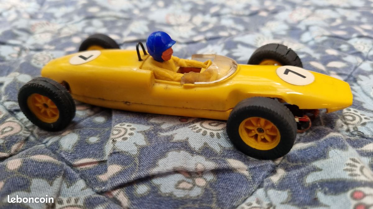 Scalextric Porsche Formule 1 C.73 - Jaune - Made In France - Occasion