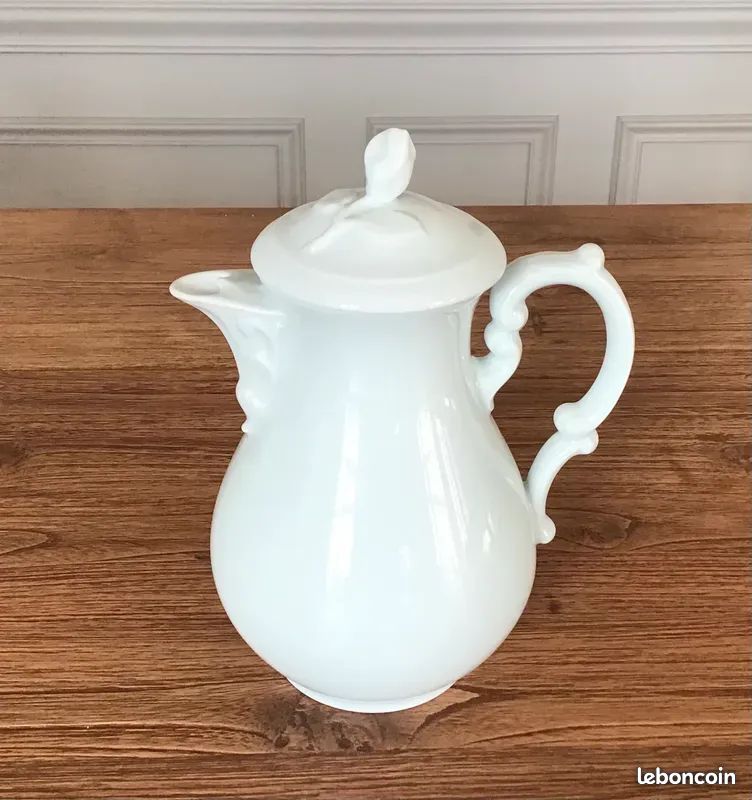 Tasse à Thé En Porcelaine Hutschenreuther 'Maria Theresia' - 22 Cl - Modèle 14642 - Blanche