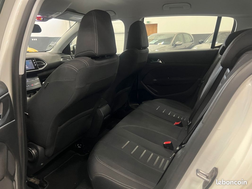 Peugeot 308 1.6 BLUE HDI TURBO 116CV / Financement possible (image 8)