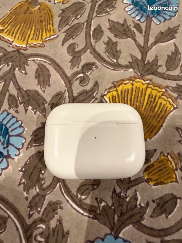 AirPods Pro 2 MagSafe (image 1)