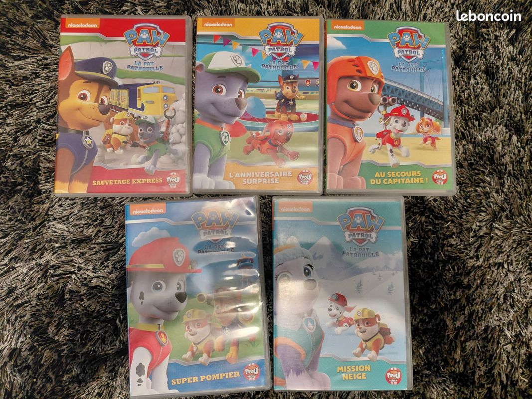 LOT de 5 DVD Pat Patrouille- Très bon état ( super pompier, mission neige, au secour du capitaine, l'anniversaire surprise, sauvetage express ) (image 1)